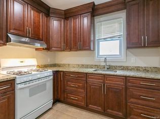 15 Colonial Pl, New Rochelle, NY 10801