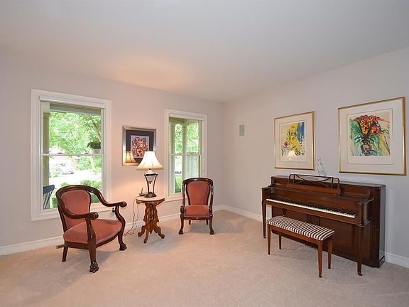 5th image of 1638 Miller Ave