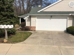 7 Community Dr, Avon Lake, OH 44012