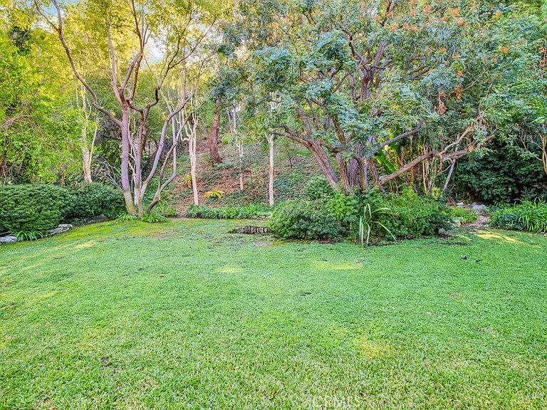 23450 Park Hermosa — Photo 10