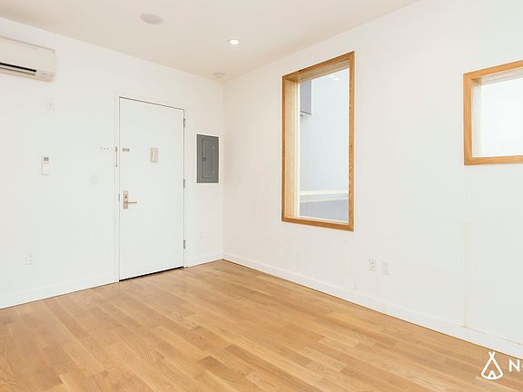 5th image of 555 Graham Ave #2P