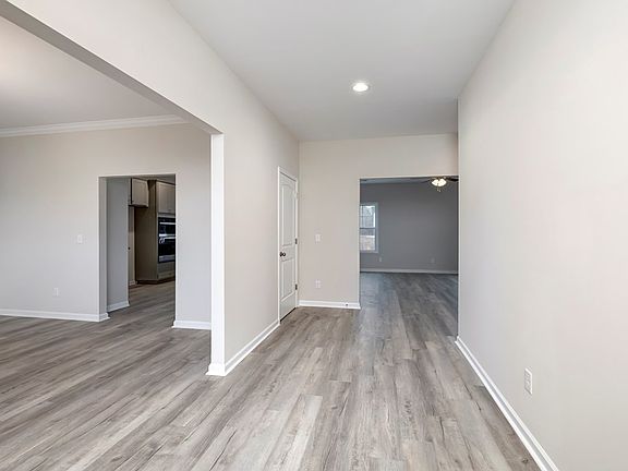 5th image of 3001 Litchfield Ave