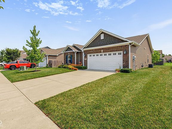 2nd image of 257 Longleaf Ln