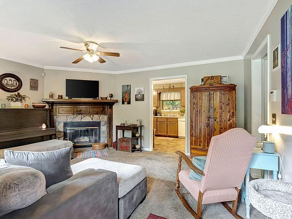 4th image of 5044 Hunter Village Dr