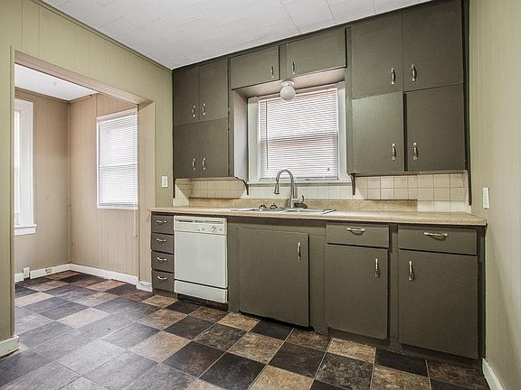 2nd image of 1320 15th St NW