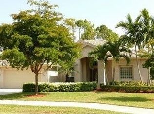 6569 Chestnut Cir, Naples, FL 34109