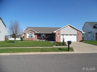 717 Grandyle Dr, Washington, IL 61571