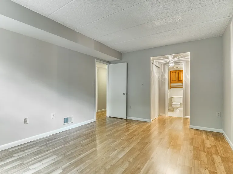 11564 Rolling Green Ct #101 — Photo 18