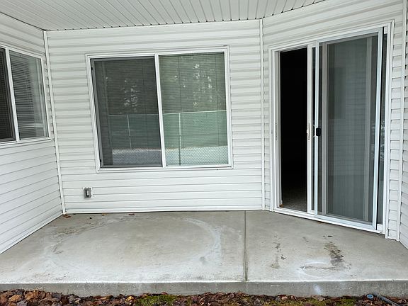 2nd image of 919 W Woodlawn Dr #913