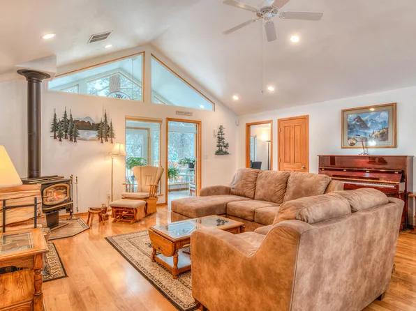 17892 Kodiak Ln, Bend, OR 97707