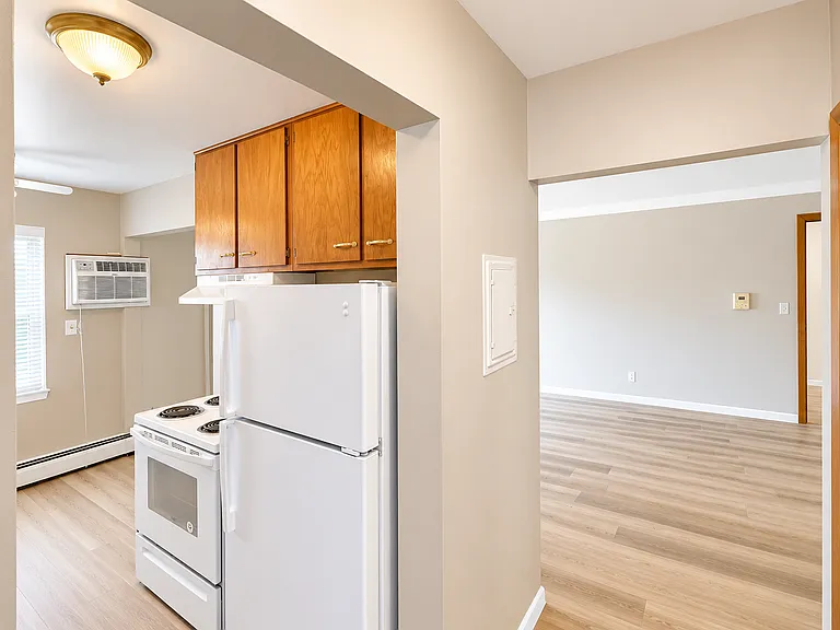 Hazelwood Apartments — Photo 50