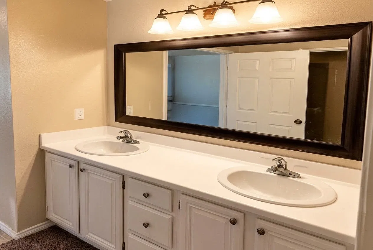 3 bed, 1196 sqft, $1,650 — Photo 2