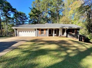 210 Valley Dr, Roswell, GA 30075