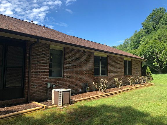 New HVAC Units in 2019 under a maintenance contract provided by the Owner!