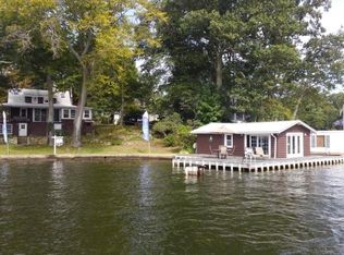 18 Point Ln, Lake Hopatcong, NJ 07849