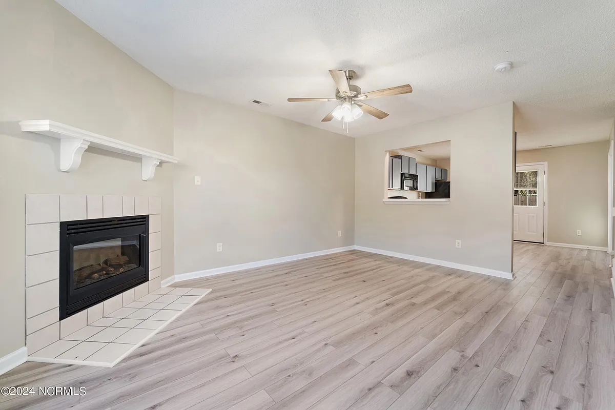 Building Photo - 957 W Pueblo Dr