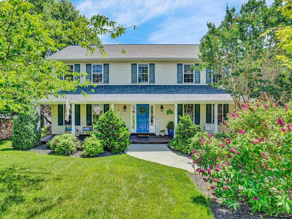 610 Crystal Anne Ln, Roanoke, VA 24019