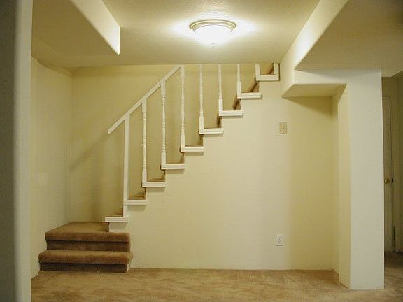 Fam rm stairs June 2001