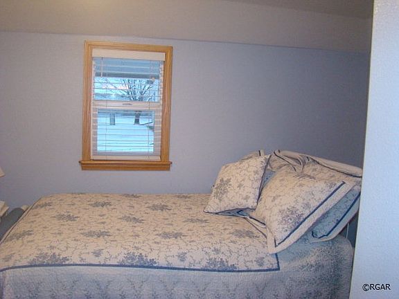 5th image of 2420 E Main St