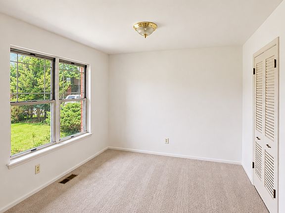 5th image of 2029 S 69th East Pl