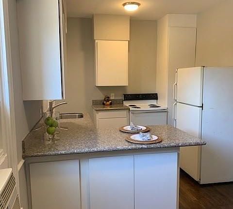 3rd image of 1631 Richmond Ave APT 1