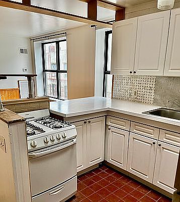 3rd image of 581 Academy St APT 5D