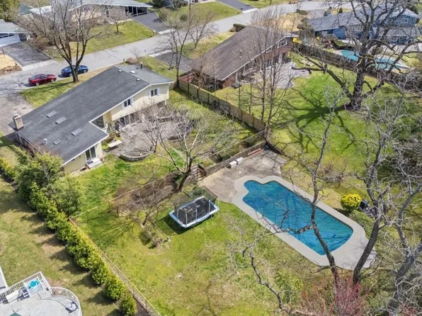 11 Country Club Drive, White Plains, NY 10607