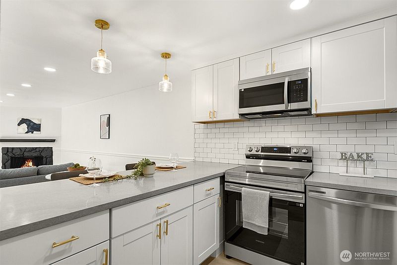 3rd image of 14527 NE 40th Street #G104