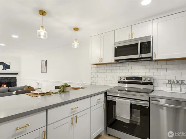 14527 NE 40th Street #G104, Bellevue, WA 98007