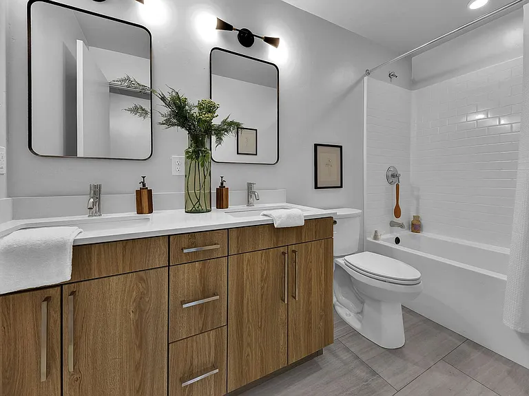 The Betty Apartments — Photo 15