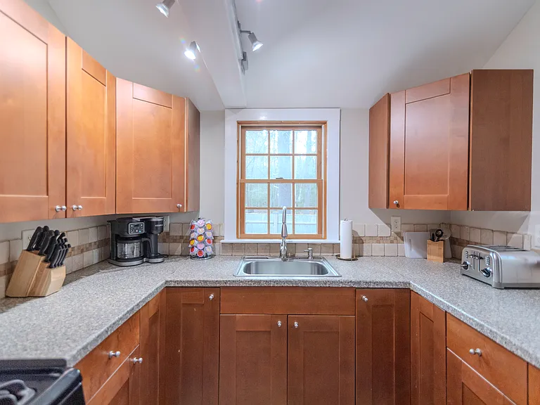 110 Clark Rd — Photo 47