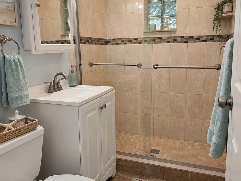 135 Roosevelt Ave #135A — Photo 17