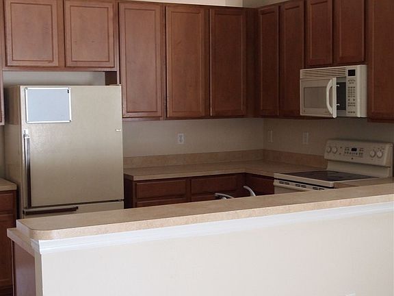 3rd image of 34937 Meadow Reach Dr