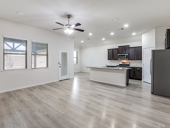 5th image of 2908 Frio Rd