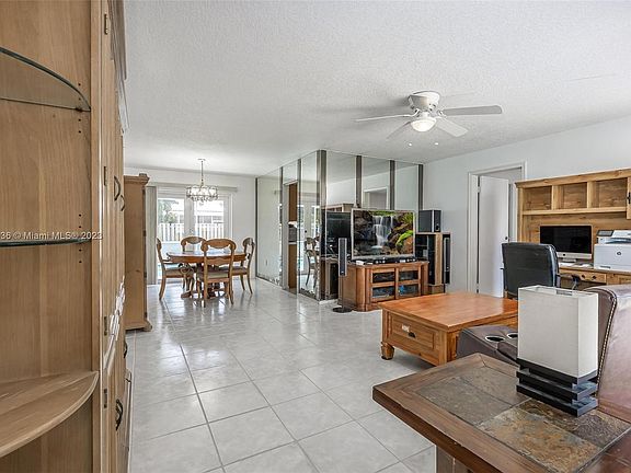 4th image of 8746 N Bermuda Dr