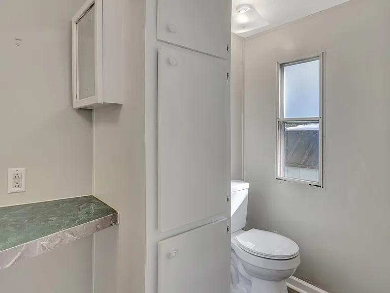 2751 Malvern Ave — Photo 43
