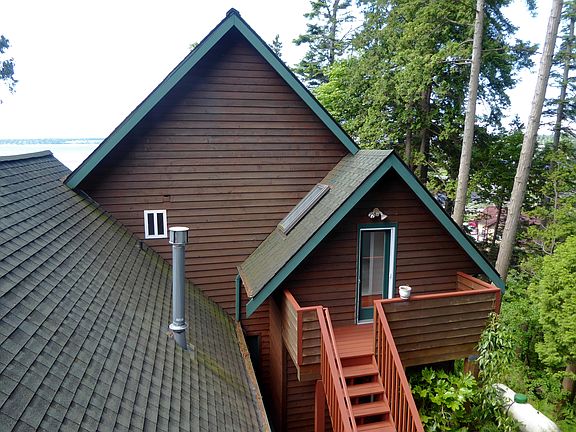 Private master bedroom deck