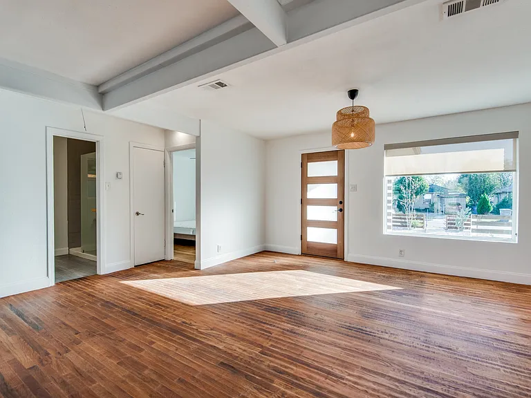 3739 Almazan Dr — Photo 4
