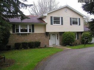 11507 Vaughn Rd, Mantua, OH 44255