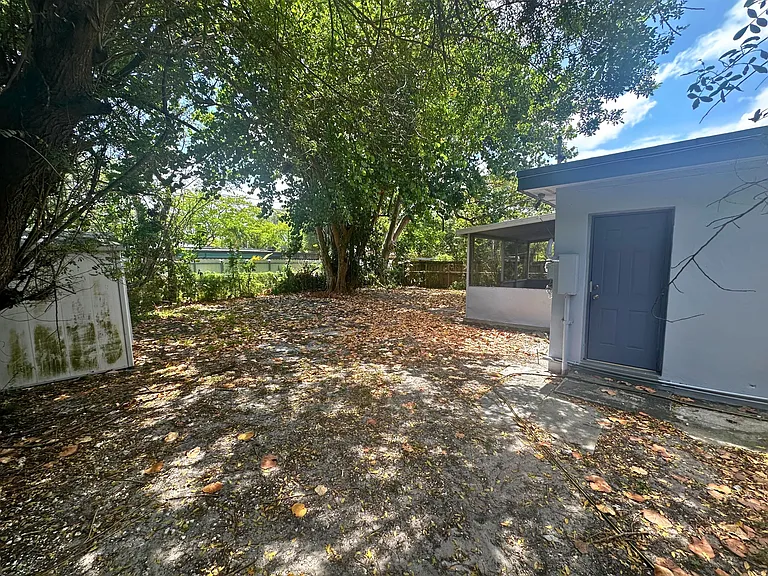 400 Opa Locka Blvd — Photo 12