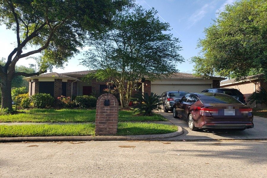 1st image of 7922 Bluff Trail Dr