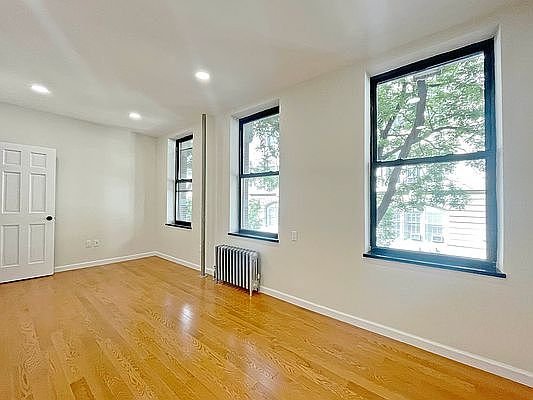 2nd image of 338 E 15th St APT 2A