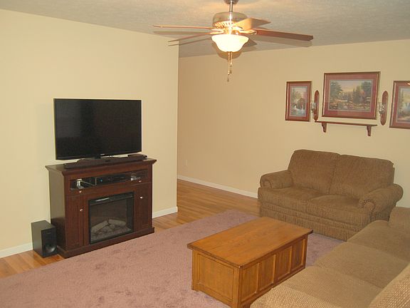 5th image of 419 Denwood Dr S