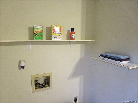 5th image of 208 Cedar Dr #208a & 208b