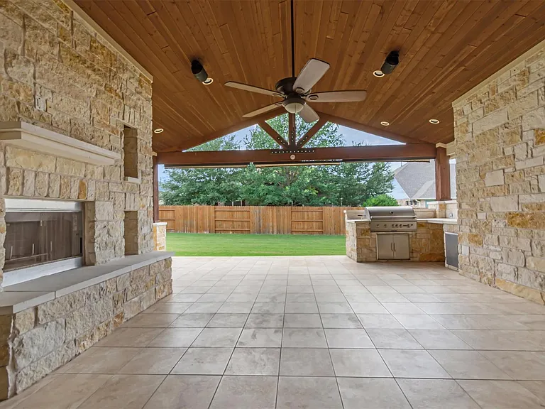 142 Goodwater Ct — Photo 35