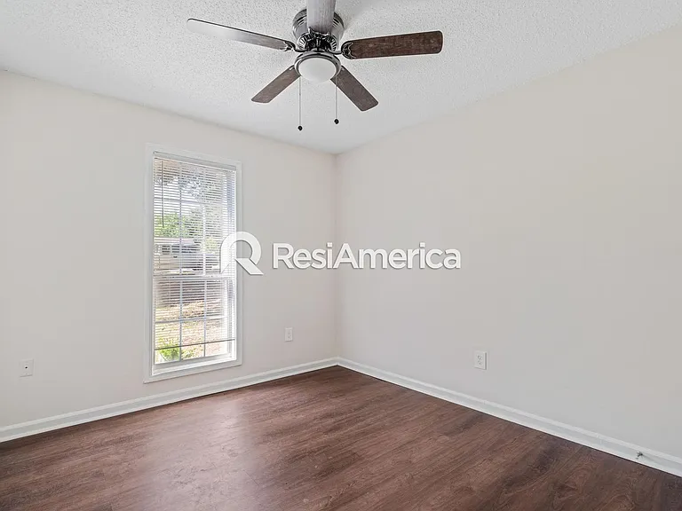 914 Valley Springs Dr — Photo 11