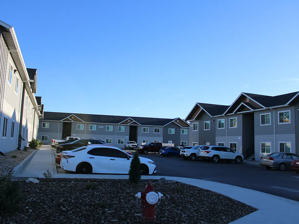 665 Heyburn Ave W #2101 & 2106