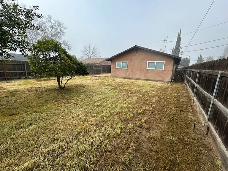 1520 N Giddings St — Photo 12
