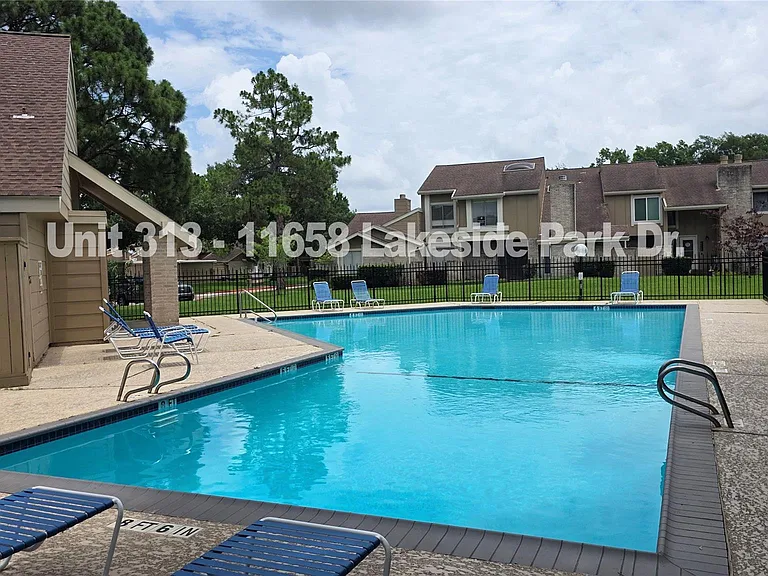 11658 Lakeside Park Dr #313 — Photo 42