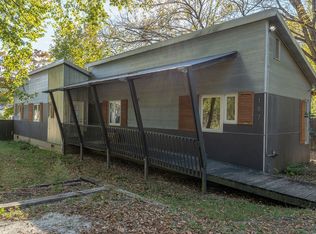 187 E 12th St, Fayetteville, AR 72701